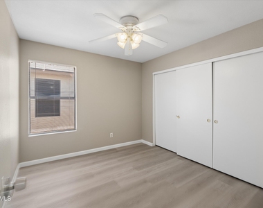 11904 N 76th Lane - Photo Thumbnail 14