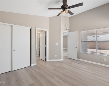 11904 N 76th Lane - Photo Thumbnail 11