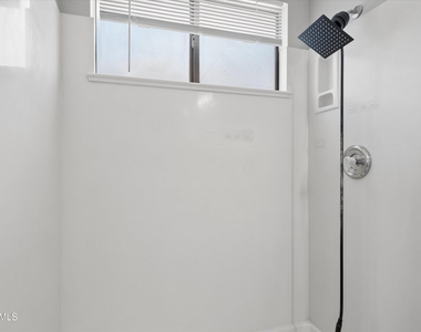 11904 N 76th Lane - Photo Thumbnail 13