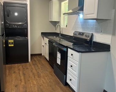 412 Smith Row - Photo Thumbnail 2