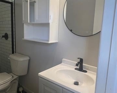 412 Smith Row - Photo Thumbnail 6