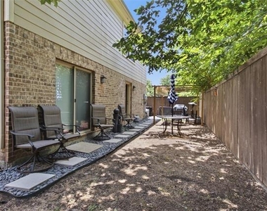 6131 Oram Street - Photo Thumbnail 11
