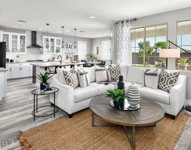 1383 E Sagittarius Place - Photo Thumbnail 2