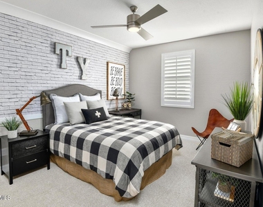 1383 E Sagittarius Place - Photo Thumbnail 6
