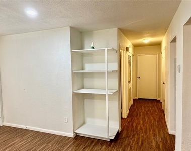 4909 Dalevale Court - Photo Thumbnail 19