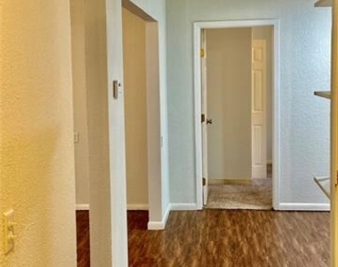 4909 Dalevale Court - Photo Thumbnail 15