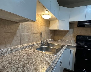 4909 Dalevale Court - Photo Thumbnail 9