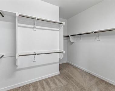 305 Evans Drive - Photo Thumbnail 19
