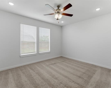 305 Evans Drive - Photo Thumbnail 15