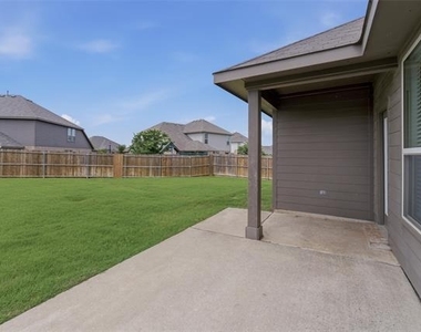 305 Evans Drive - Photo Thumbnail 21
