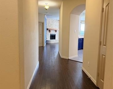 1716 Deer Crossing Drive - Photo Thumbnail 4