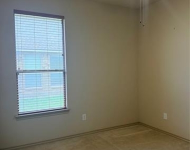 1716 Deer Crossing Drive - Photo Thumbnail 25