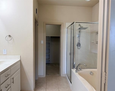 1716 Deer Crossing Drive - Photo Thumbnail 17