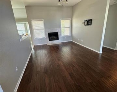 1117 Hidden Glade Drive - Photo Thumbnail 8