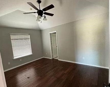 1117 Hidden Glade Drive - Photo Thumbnail 10