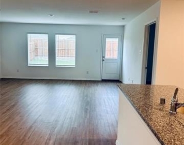 5816 Crystal Water Way - Photo Thumbnail 10