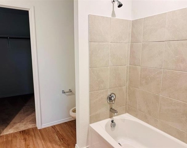 5816 Crystal Water Way - Photo Thumbnail 15