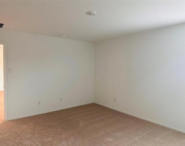 5816 Crystal Water Way - Photo Thumbnail 13
