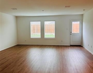 5816 Crystal Water Way - Photo Thumbnail 8