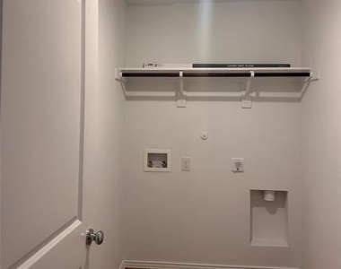 5816 Crystal Water Way - Photo Thumbnail 4