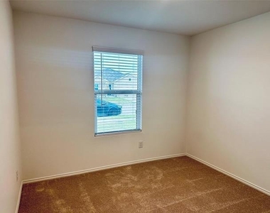 5816 Crystal Water Way - Photo Thumbnail 5