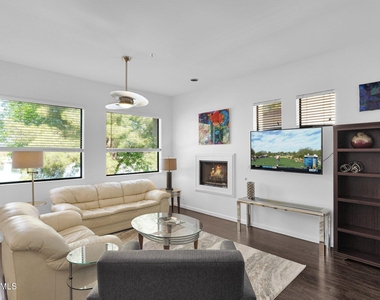 8270 N Hayden Road - Photo Thumbnail 5