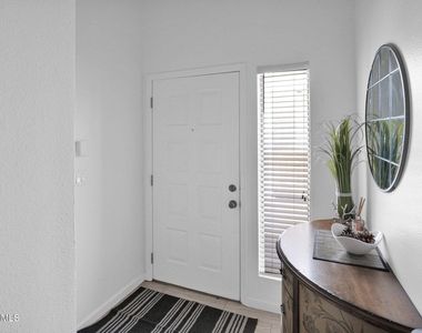 8270 N Hayden Road - Photo Thumbnail 3