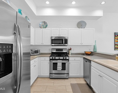 8270 N Hayden Road - Photo Thumbnail 11