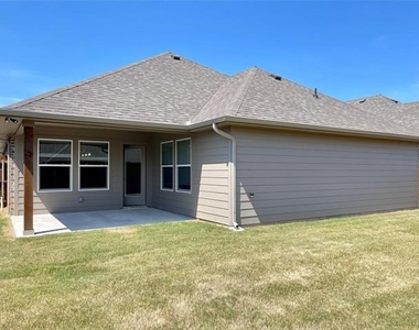705 Tippit Lane - Photo Thumbnail 16
