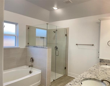 705 Tippit Lane - Photo Thumbnail 6