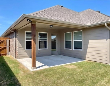 705 Tippit Lane - Photo Thumbnail 17