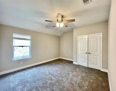705 Tippit Lane - Photo Thumbnail 8