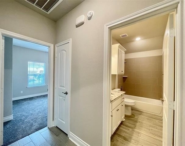 705 Tippit Lane - Photo Thumbnail 11
