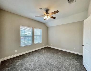 705 Tippit Lane - Photo Thumbnail 10