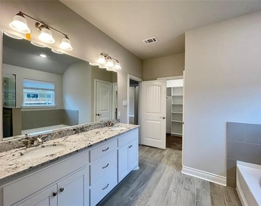 705 Tippit Lane - Photo Thumbnail 13