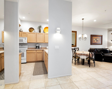 8270 N Hayden Road - Photo Thumbnail 4