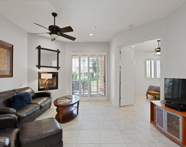 8270 N Hayden Road - Photo Thumbnail 2
