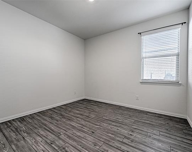 5513 Brahma Trail - Photo Thumbnail 8