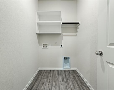 5513 Brahma Trail - Photo Thumbnail 10