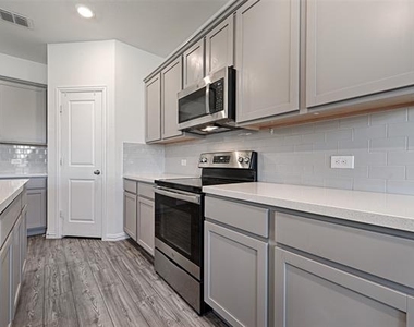 5513 Brahma Trail - Photo Thumbnail 22
