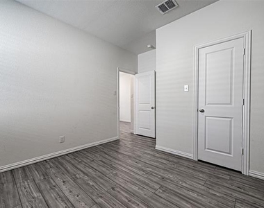 5513 Brahma Trail - Photo Thumbnail 9
