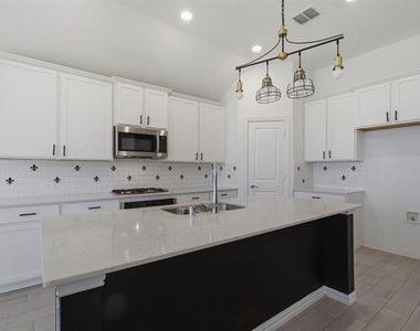 700 Pistachio Parkway - Photo Thumbnail 21