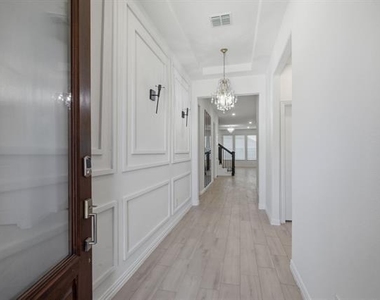 700 Pistachio Parkway - Photo Thumbnail 14