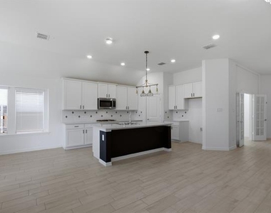 700 Pistachio Parkway - Photo Thumbnail 20