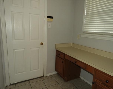 4705 Brookridge Avenue - Photo Thumbnail 11