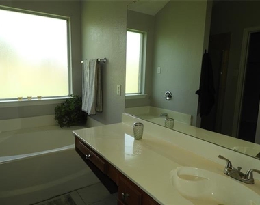 4705 Brookridge Avenue - Photo Thumbnail 5
