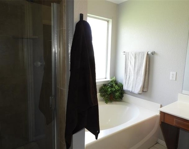4705 Brookridge Avenue - Photo Thumbnail 6