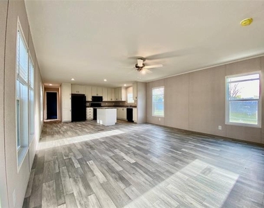 903 Sw 24th Street - Photo Thumbnail 3