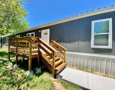 903 Sw 24th Street - Photo Thumbnail 2