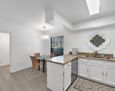6349 N 78th Street - Photo Thumbnail 10